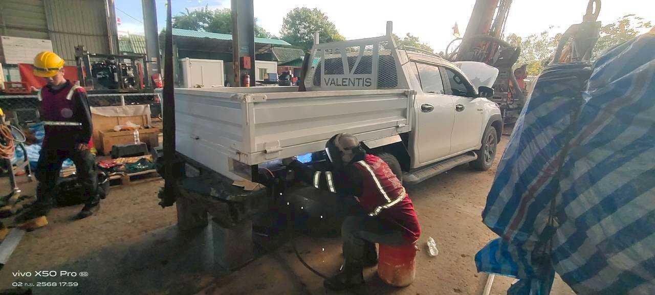 Hilux Revo Double Cap Iron Tray